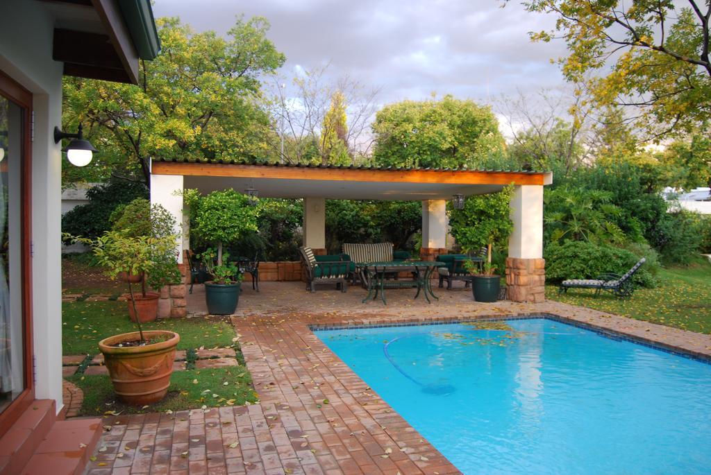 Sunninghill Guest Lodges Johannesburg Exterior foto