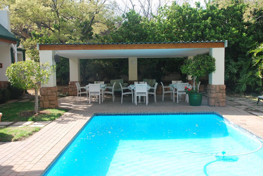 Sunninghill Guest Lodges Johannesburg Exterior foto