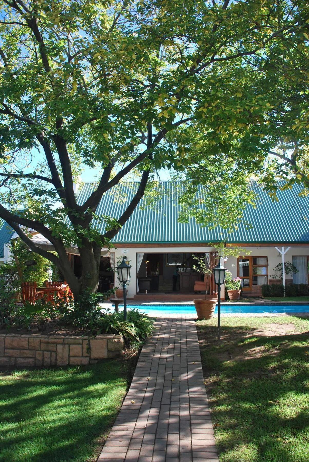 Sunninghill Guest Lodges Johannesburg Exterior foto